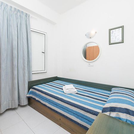 Hostal Vista Alegre Port de Alcudia  Exterior photo