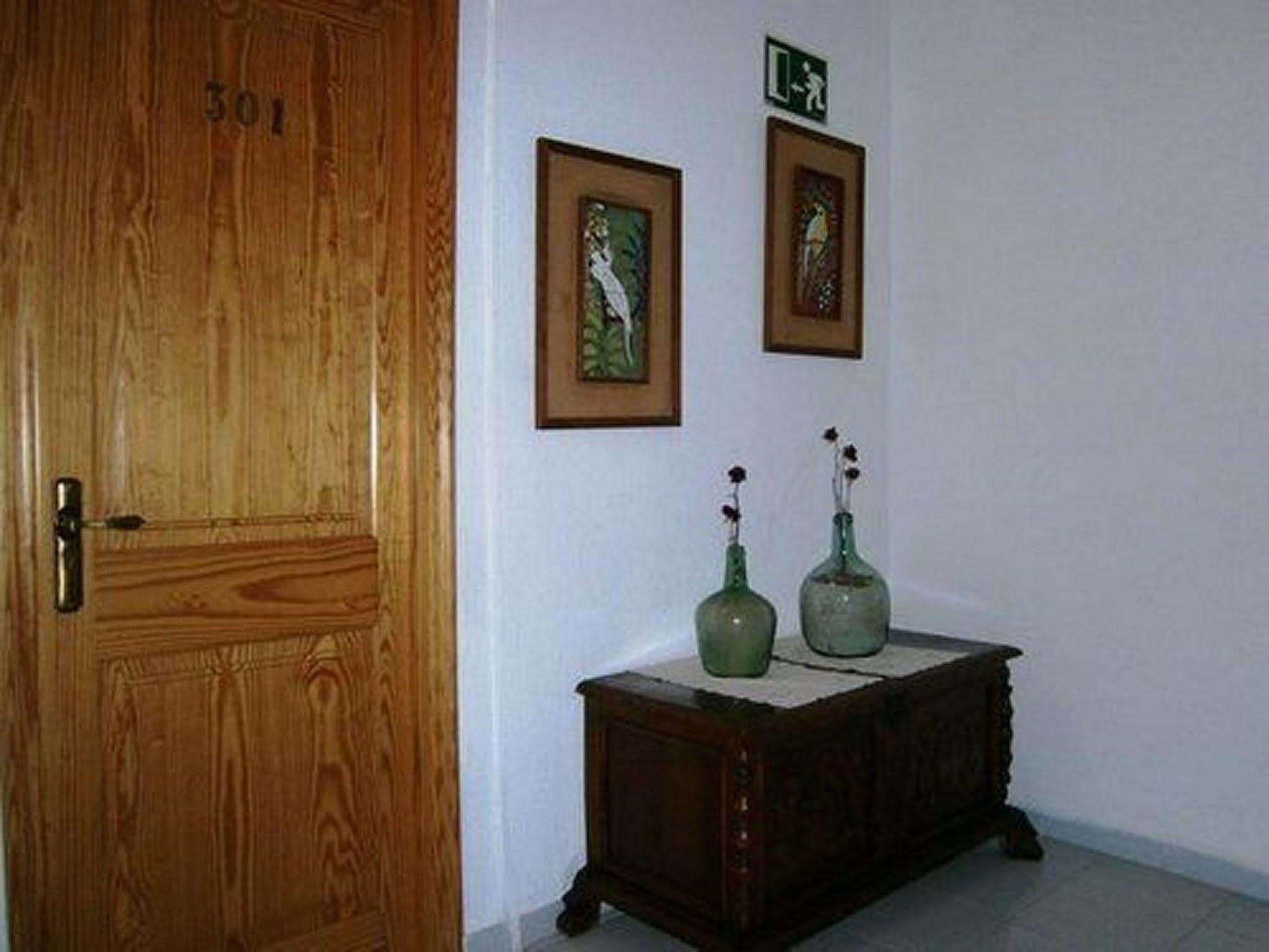 Hostal Vista Alegre Port de Alcudia  Exterior photo